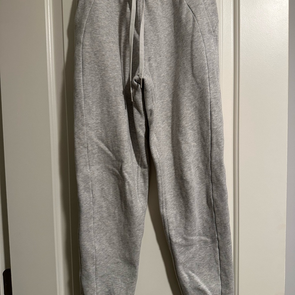 Lululemon women’s Gray Sweatpants